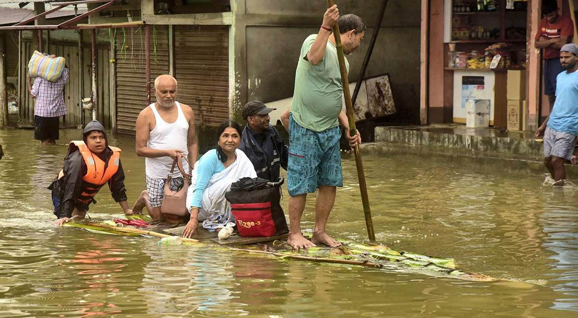 भारतको आसाम र मेघालयमा बाढी, ३२ जनाको मृत्यु